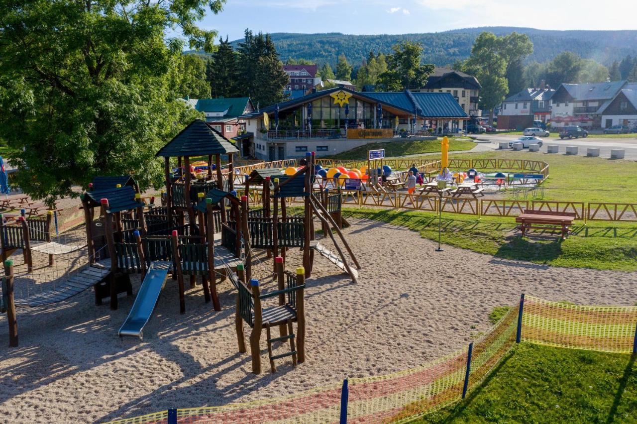Resident Harrachov Family Apartment מראה חיצוני תמונה